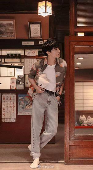 吃瓜娱乐王俊凯图片,萌态十足引网友热议-第1张图片-吃瓜群