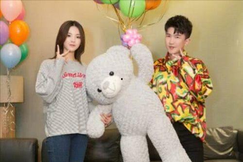 娱乐圈的吃瓜日常,揭秘明星们的“吃瓜”日常-第3张图片-吃瓜群 娱乐圈的吃瓜日常,揭秘明星们的“吃瓜”日常-第3张图片-吃瓜群