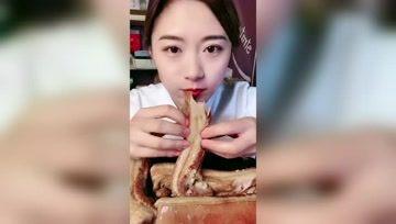 娱乐吃瓜酱女生来例假-第1张图片-吃瓜群